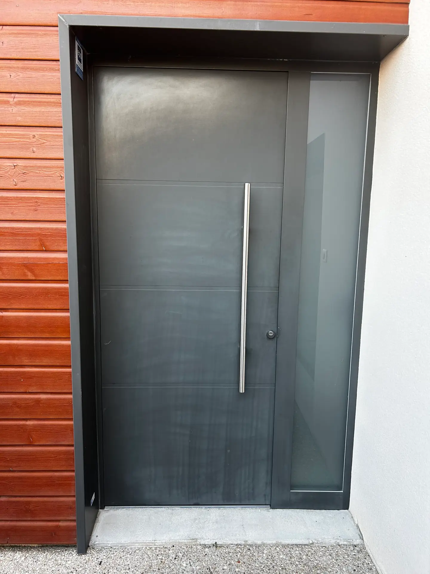 porte ternie avec traces